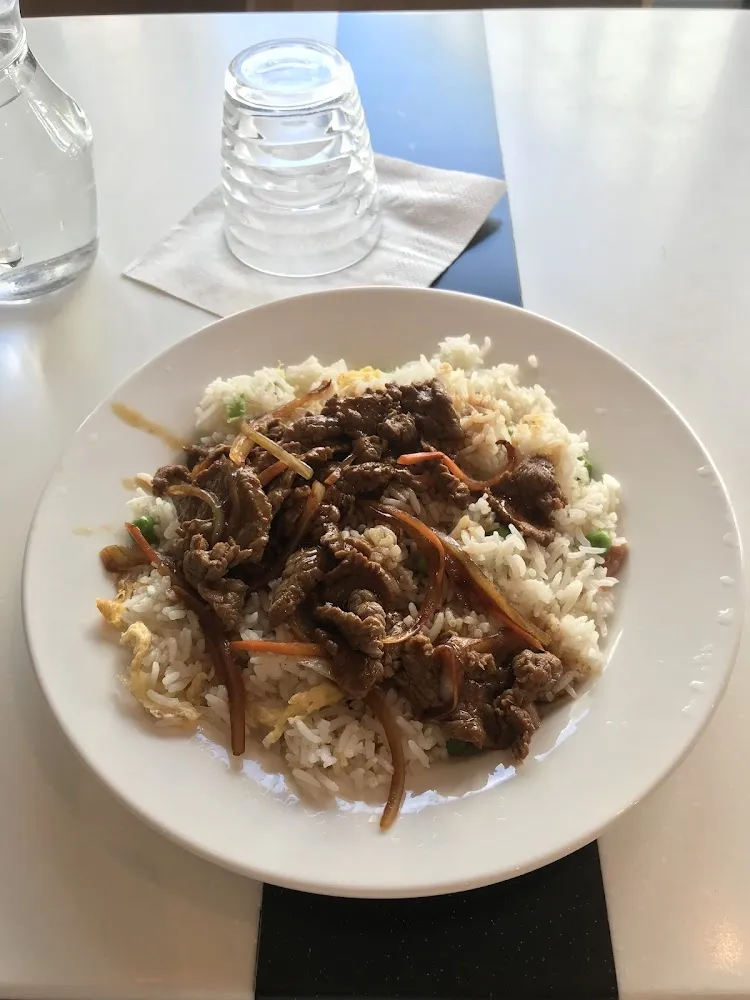 Riz Cantonais Et Bœuf Au Oignons